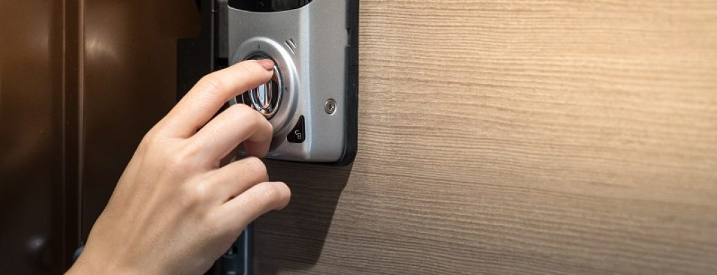 דלתות חכמות